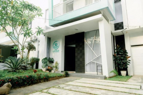 Akhtar Guest House Near Situ Gede